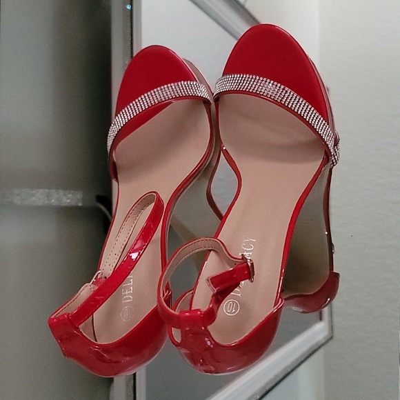 BRAND NEW DELICACY RHINESTONE ANKLE STRAP WOMEN'S HEELS - Picture 6 of 15